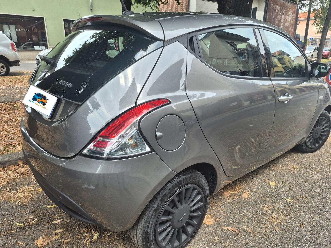 Lancia Ypsilon 1.0 FireFly 5 porte S&S Hybrid Silver