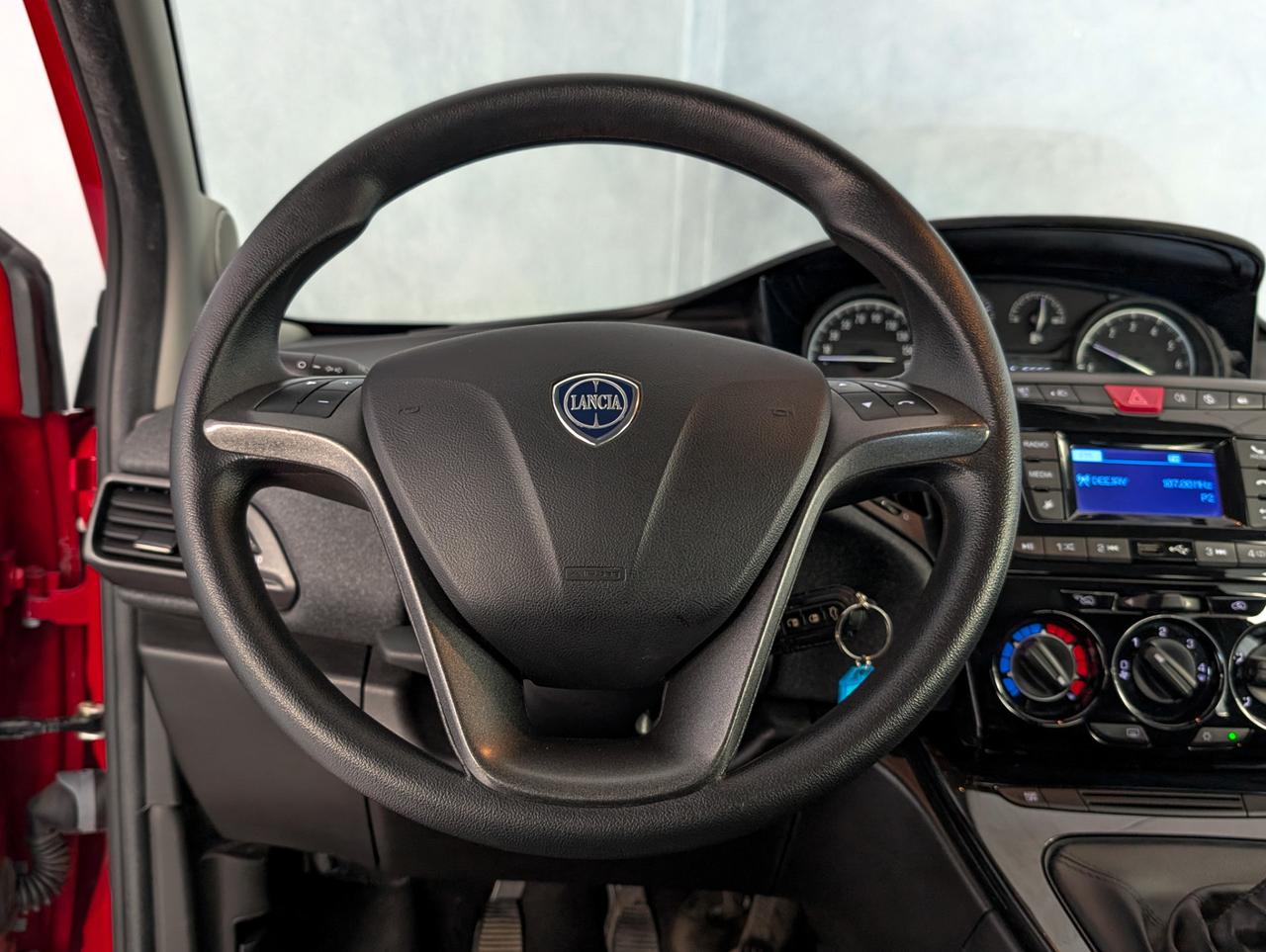 Lancia Ypsilon 1.0 Hybrid 70cv Silver