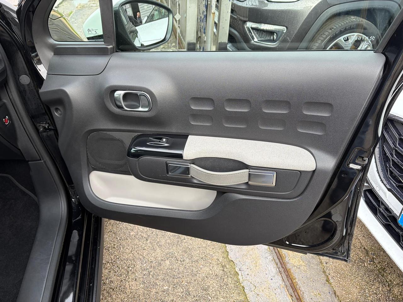 Citroen C3 1.2 PureTech 82cv Shine