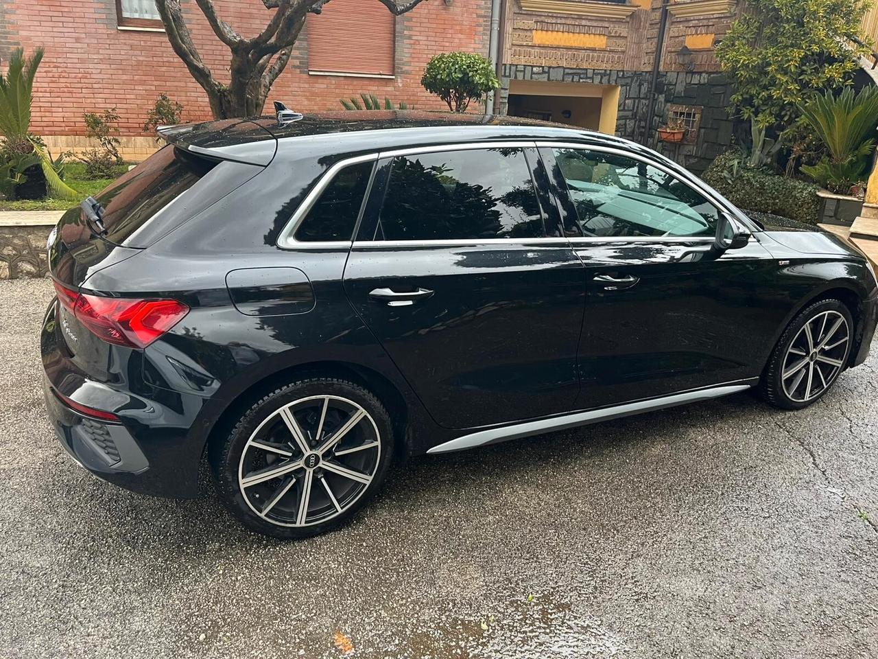 Audi A3 SPB 30 g-tron S tronic line edition FULL PELLE