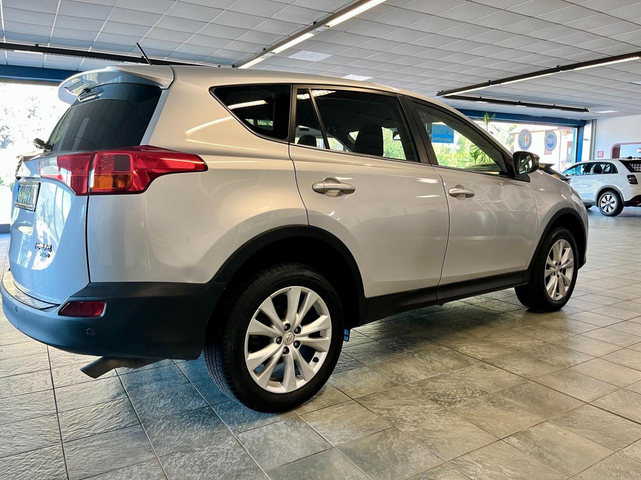 Toyota RAV 4 RAV4 2.2 D-CAT 4X4 CAMBIO AUTOMATICO Lounge