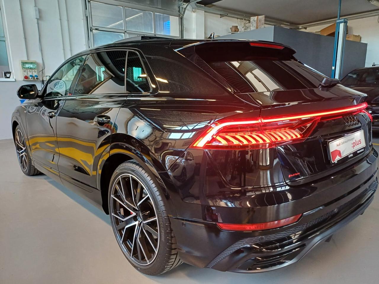 Audi Q8 45 TDI quattro tiptronic S-line