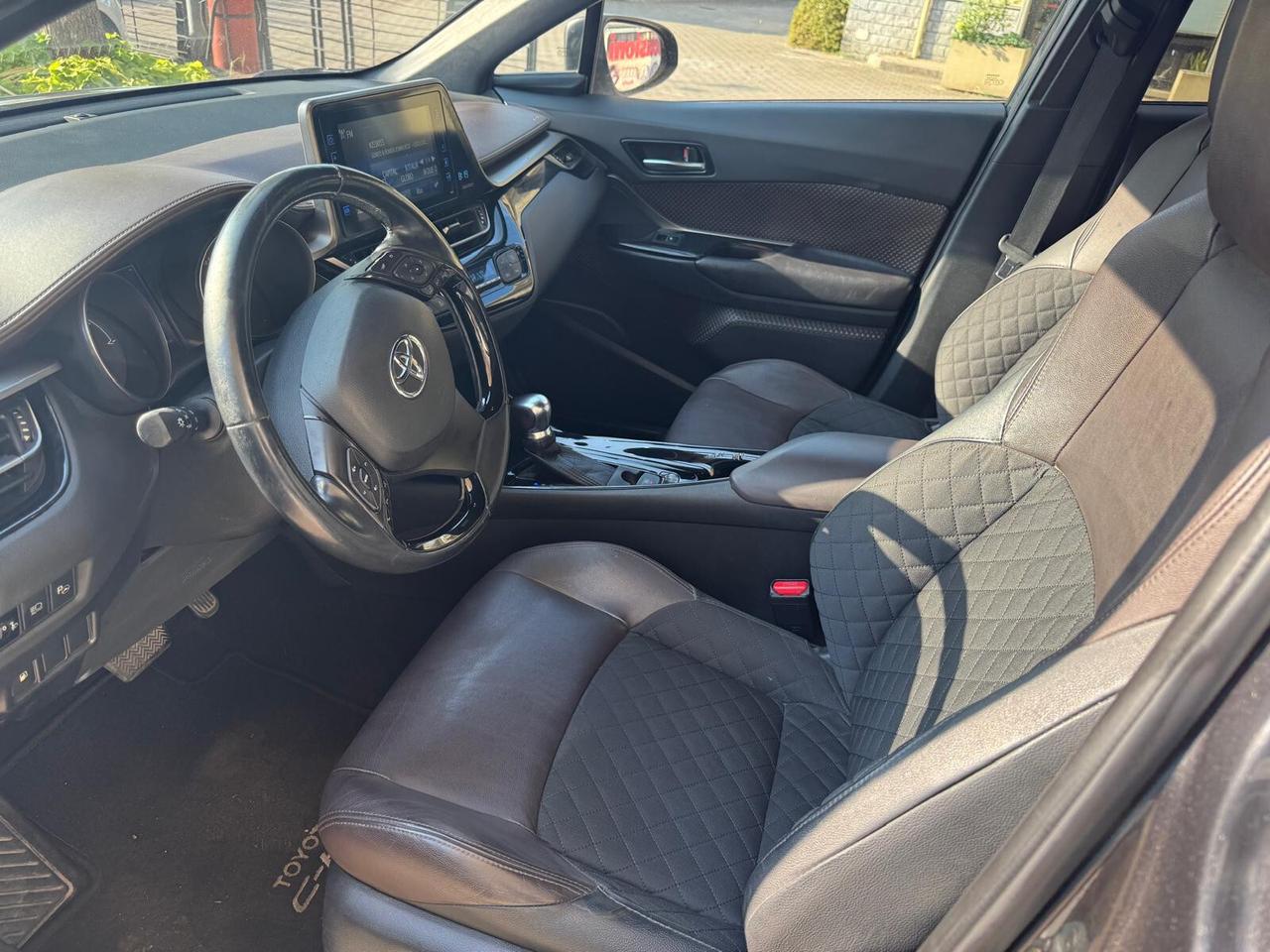 Toyota C-HR 1.8 Hybrid E-CVT Lounge