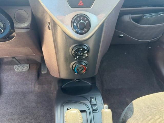 Toyota iQ 1.0 Multidrive