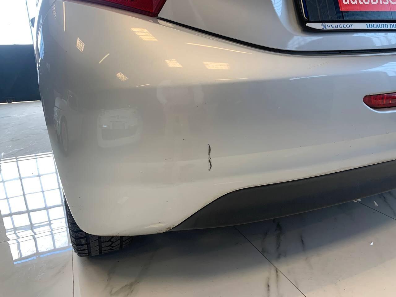 Peugeot 208 1.4 HDi 68 CV 5 porte Allure