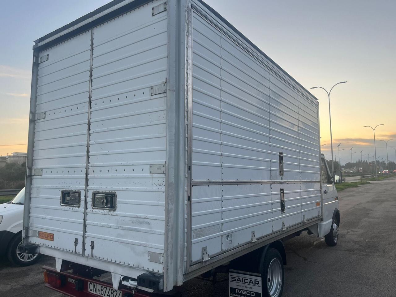 Iveco Daily 35-8 furgonatura cassa