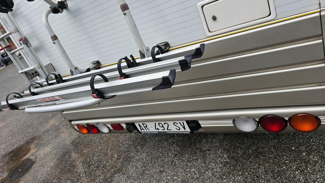 Laika ECOVIP 4 FORD 2.5 TD 100CV CLIMA DOPPIO SERB PORTABIC