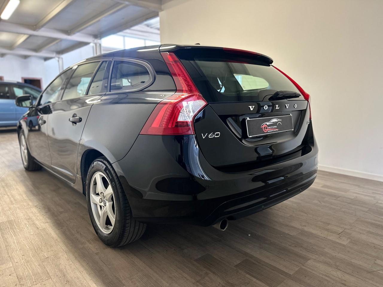 Volvo V60 D2 Momentum EURO 6