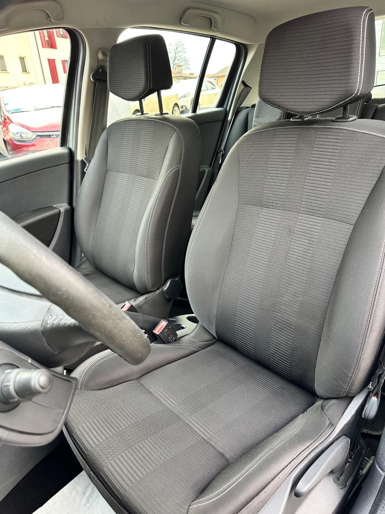 Renault Clio 1.2Bz 75Cv 5P - Neopatentati