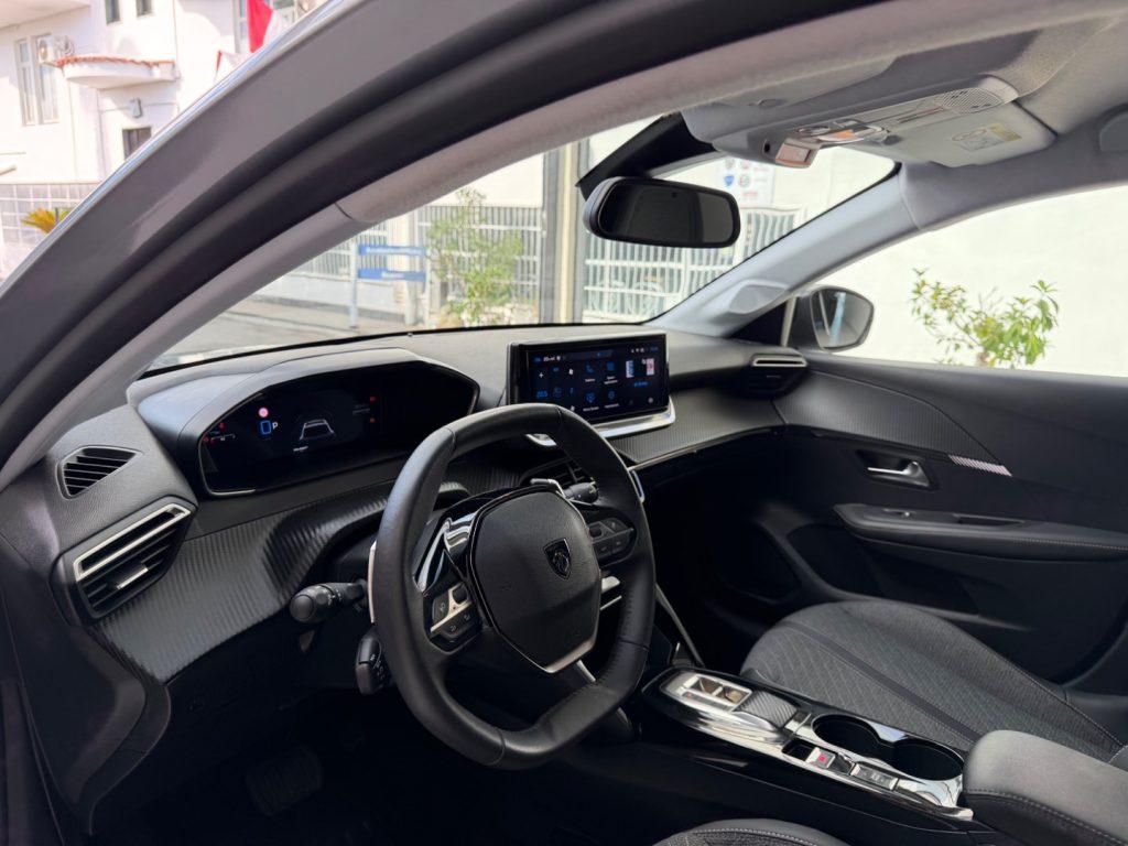 Peugeot 208 Hybrid 110 e-DCS6 Allure da €199,00 mensili
