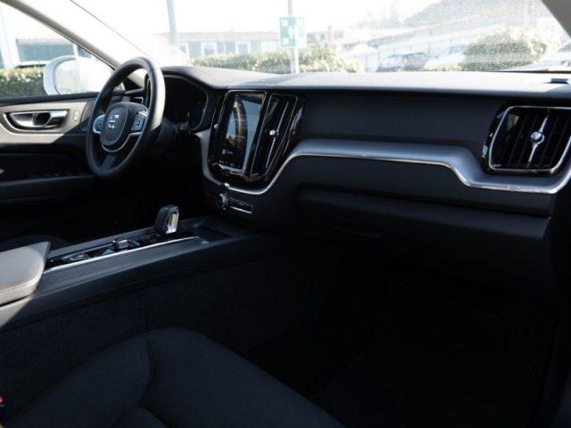 VOLVO XC60 B4 (d) Geartronic Momentum Pro