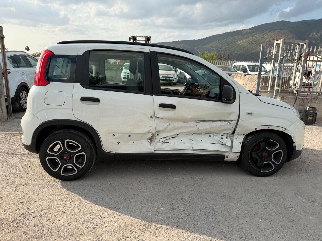 FIAT PANDA 2022 1.0 HYBRID 70 CV *AIRB OK