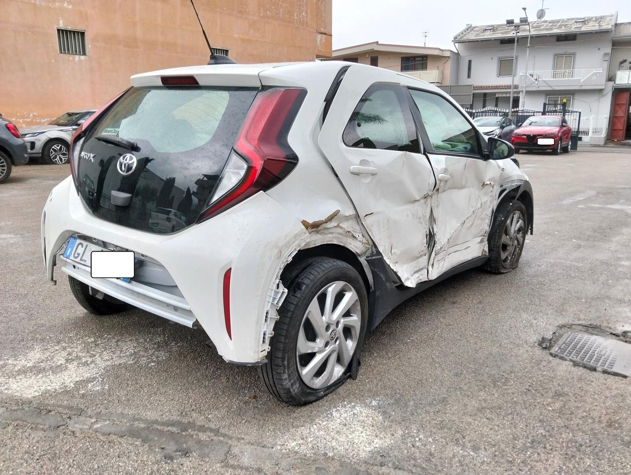Toyota Aygo X 1.0 Benzina 72cv 2022 SINISTRATA
