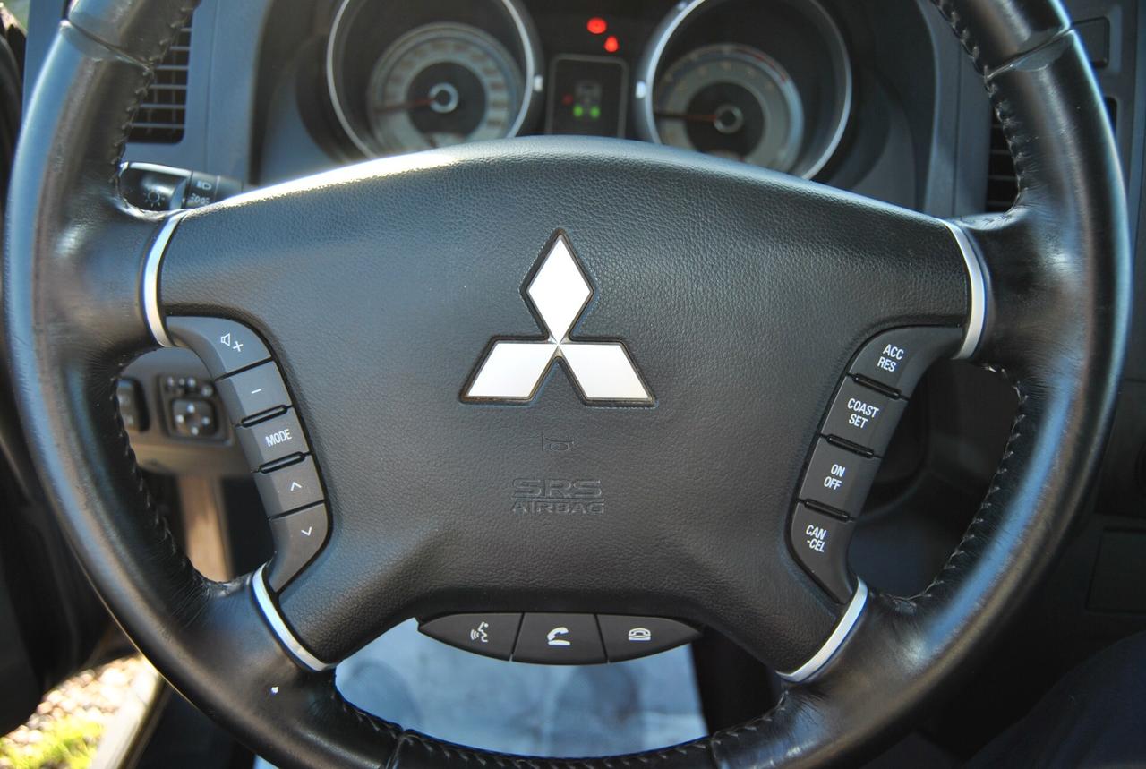 Mitsubishi Pajero 3.2 DI-D 16V 3p. Intense