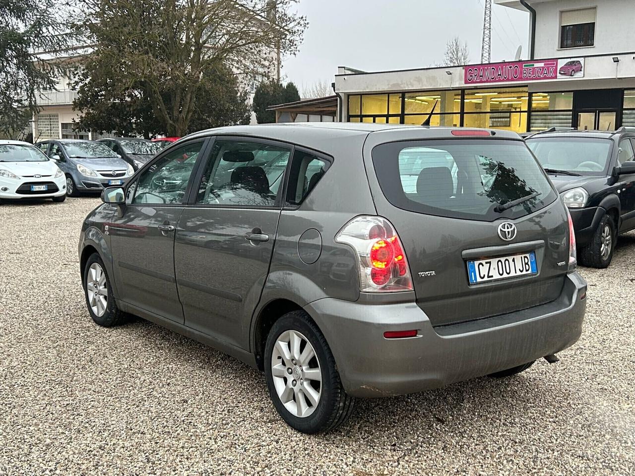 Toyota Corolla 2.0 16V D-4D 5 porte Sol