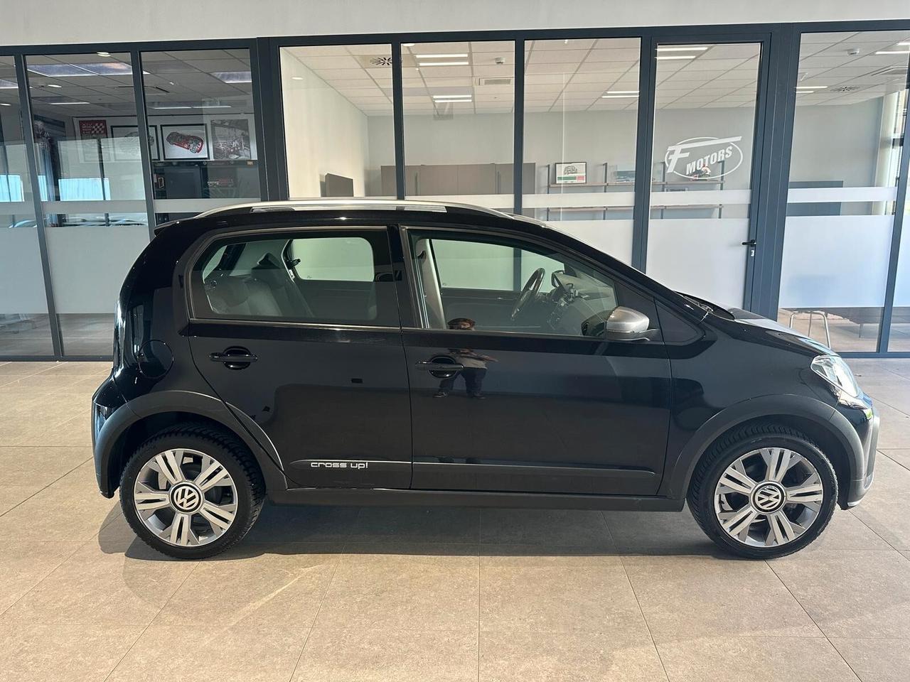 Volkswagen up! 1.0 75 CV 5p. cross BlueMotion Technology ASG