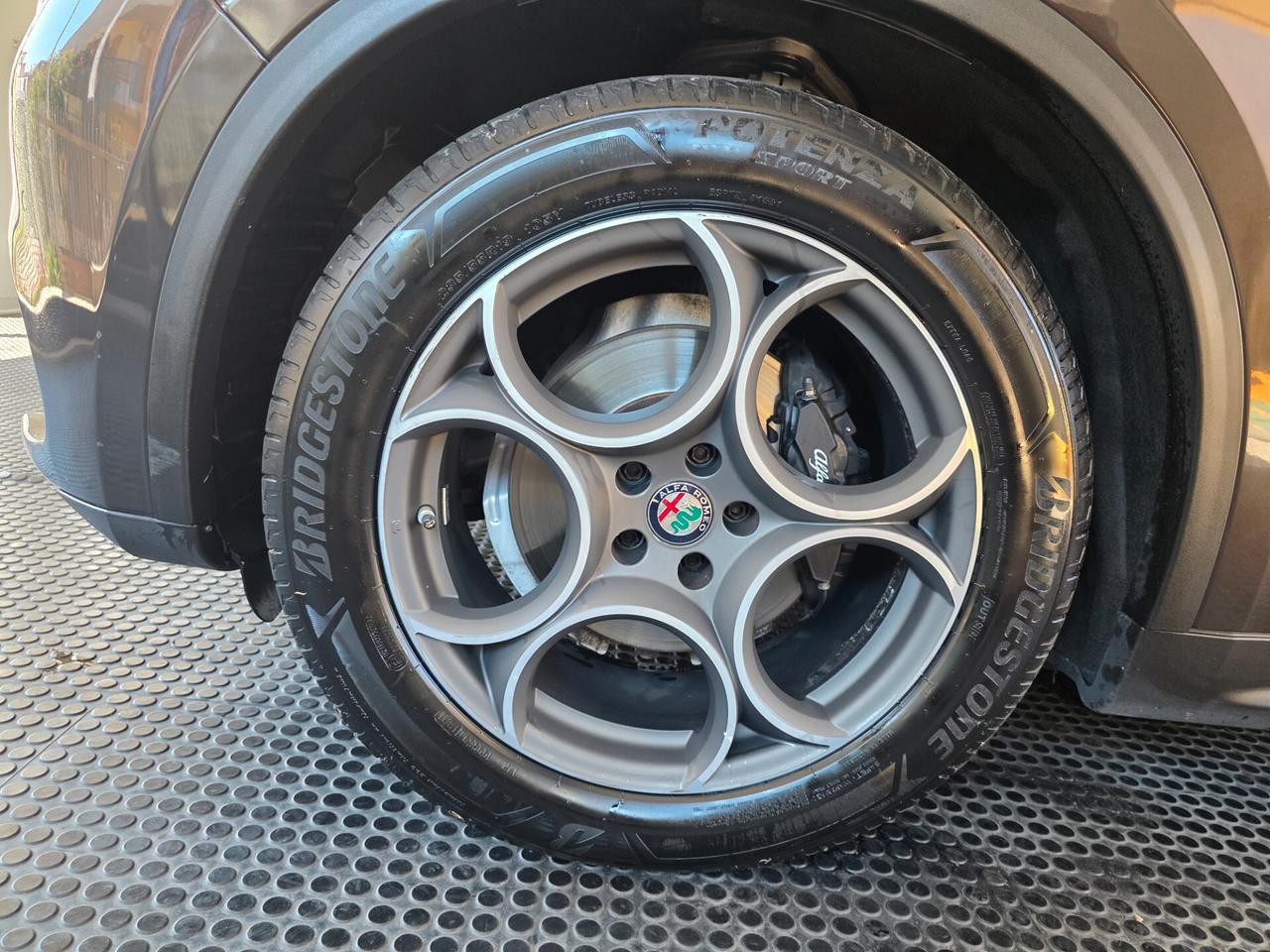 Alfa Romeo Stelvio 2.2 Turbodiesel 150 CV AT8 RWD Super