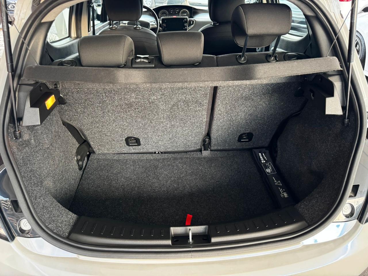 Lancia Ypsilon 1.0 FireFly 5 porte S&S Hybrid Ecochic Gold