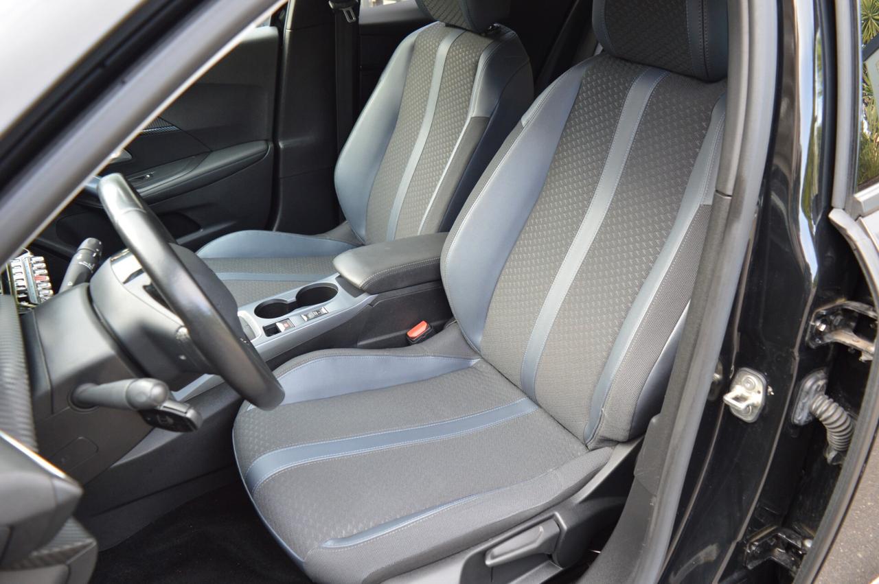 Peugeot 2008 BlueHDi 100 S&S Allure Navi Pack