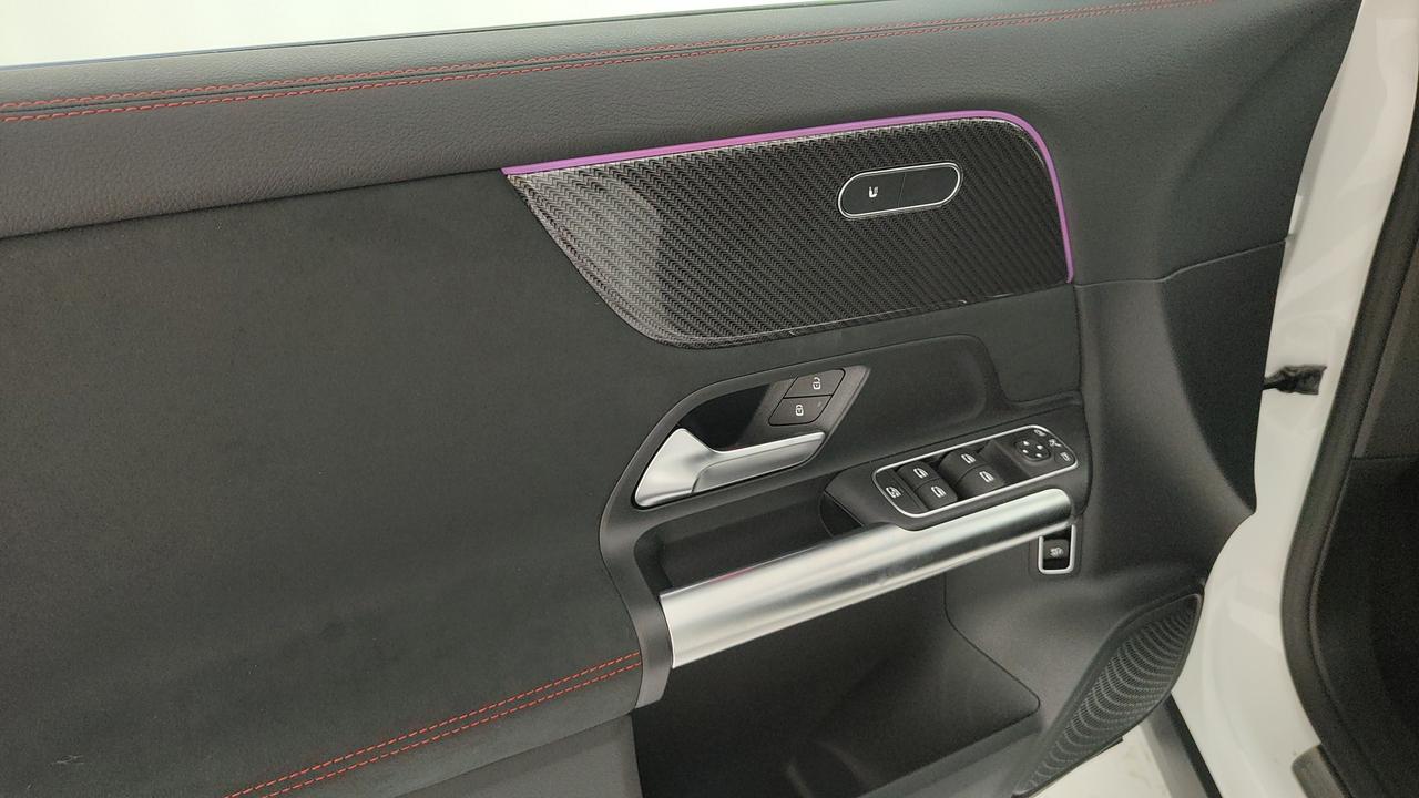 Mercedes-Benz GLA 180 d Automatic