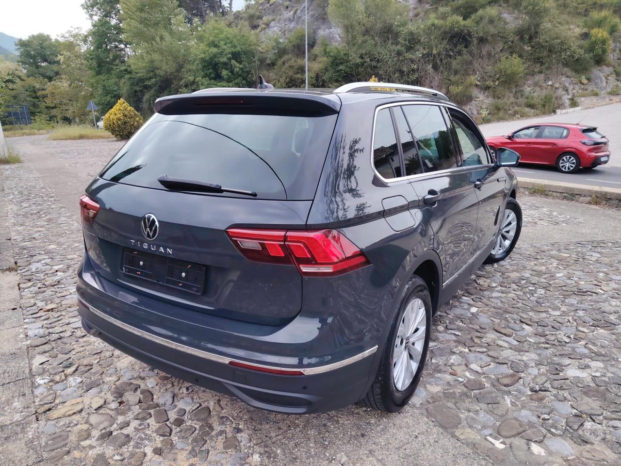 Volkswagen Tiguan 2.0 TDI 150 Cv Life Aziendale Iva Esposta Italiana 60.000Km-CONSEGNA IN TUTTA ITALIA-
