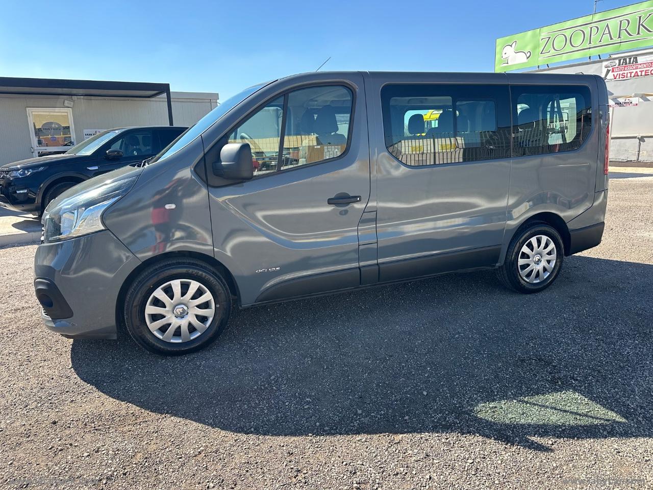 RENAULT Trafic 9 POSTI 1.6 dCi 125CV+GANCIOTRAINO