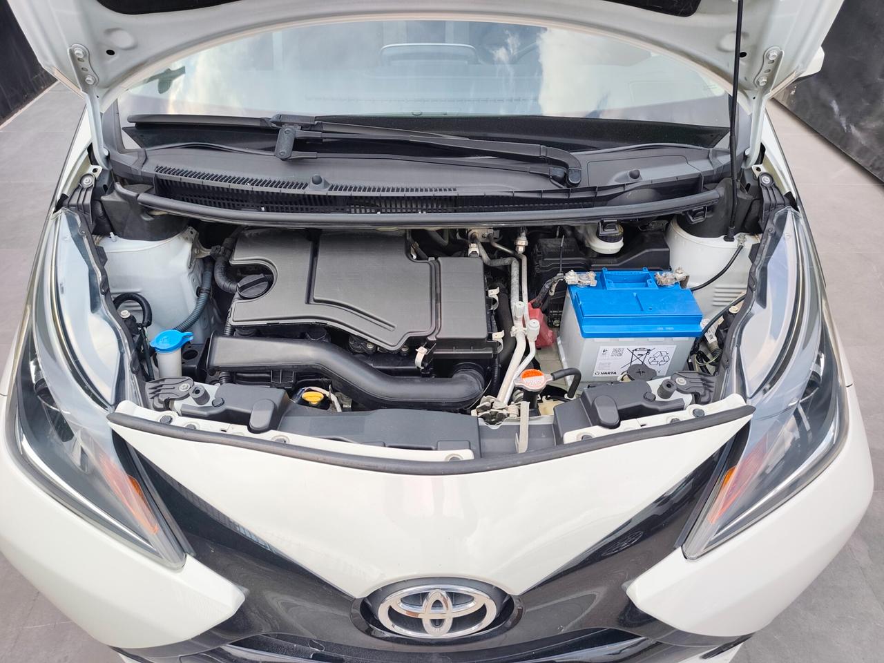 Toyota Aygo 1.0 BENZINA KM 83000 x-play