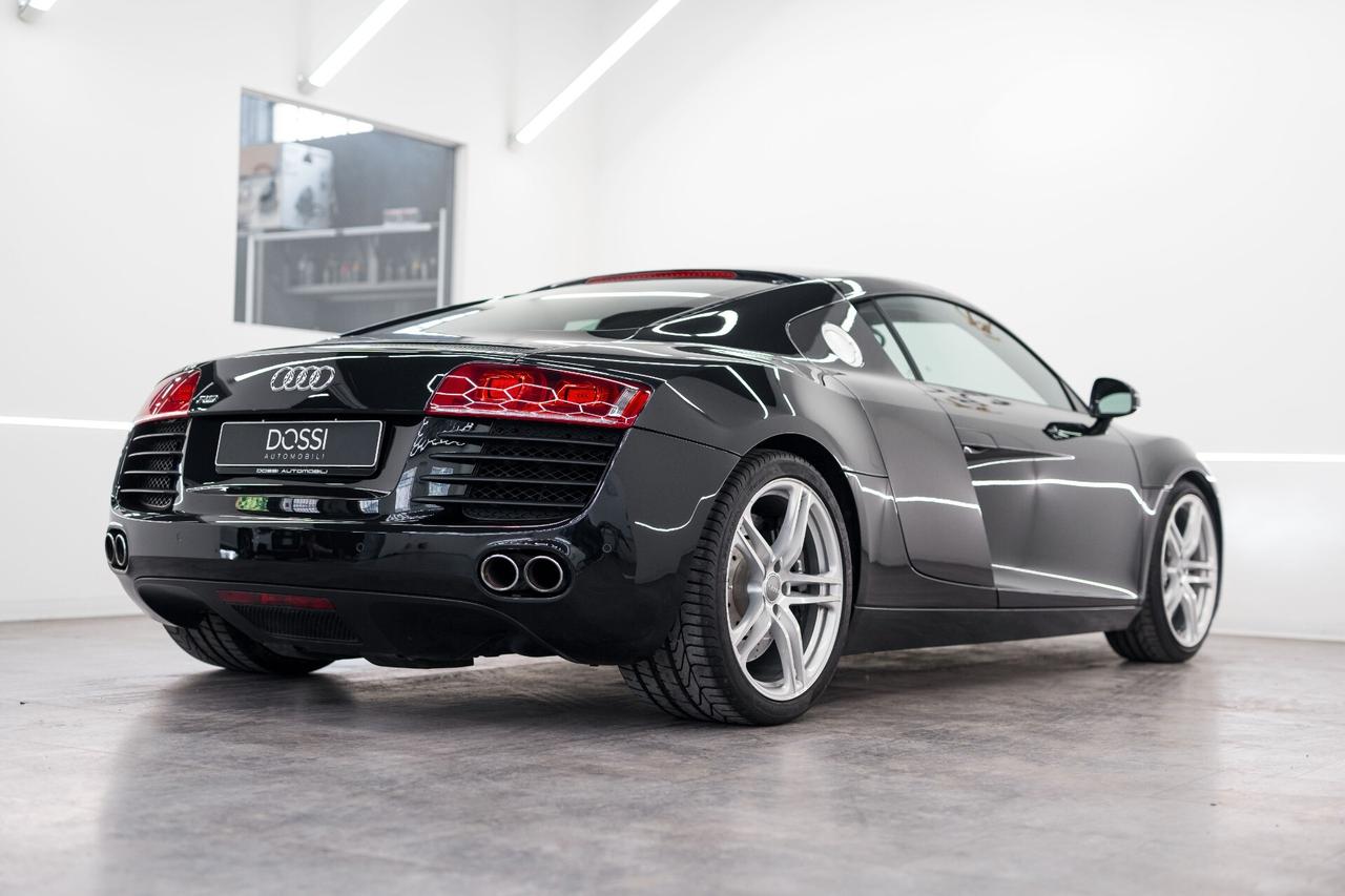 Audi R8 4.2 V8 FSI quattro R tronic IVA ESPOSTA