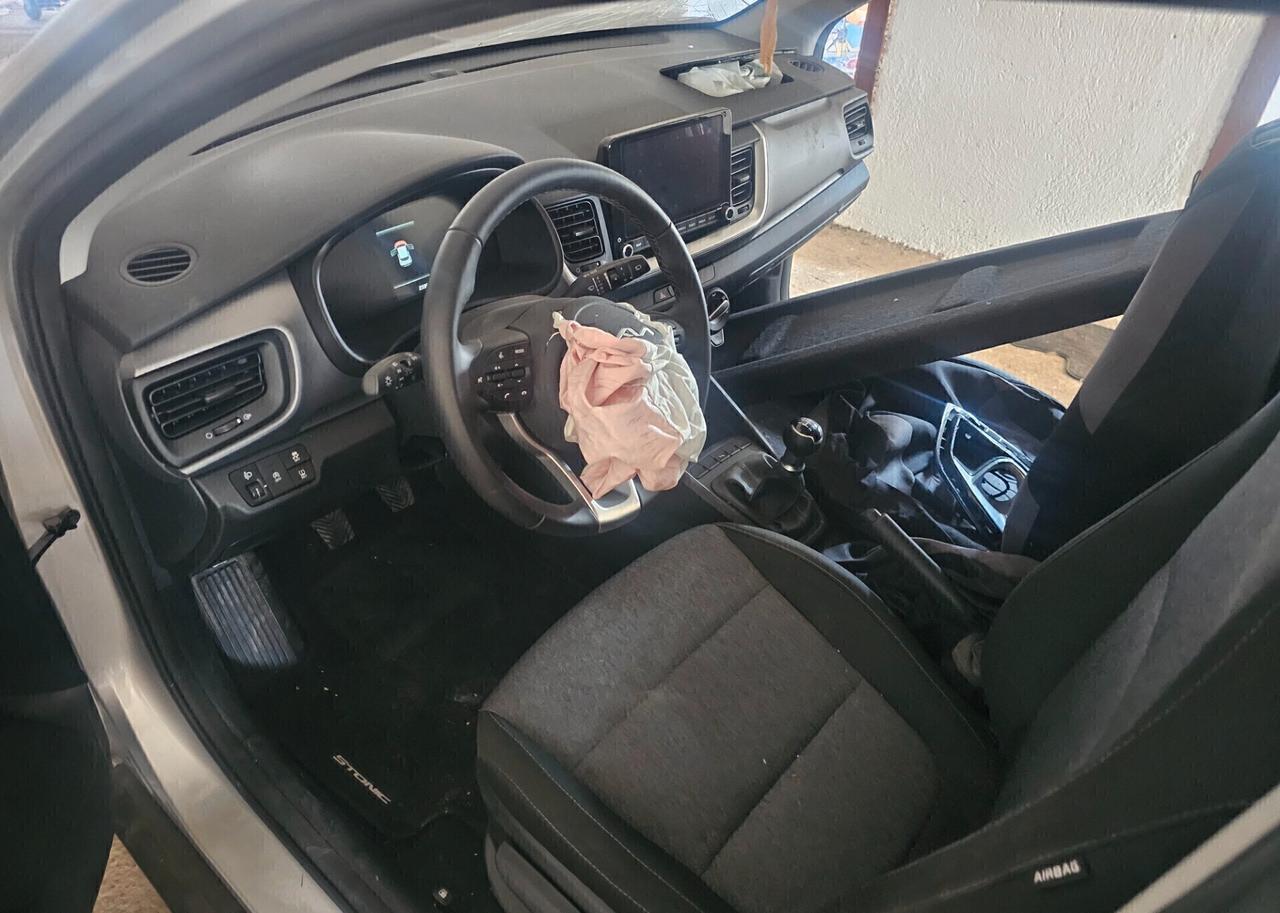 Kia Stonic 1.2 DPI Style solo 2000 km
