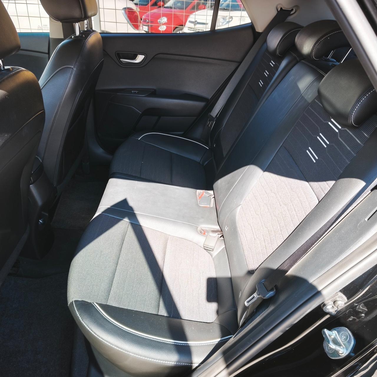 Kia Stonic 1.0 T-GDi 100 CV MHEV iMT GT Line