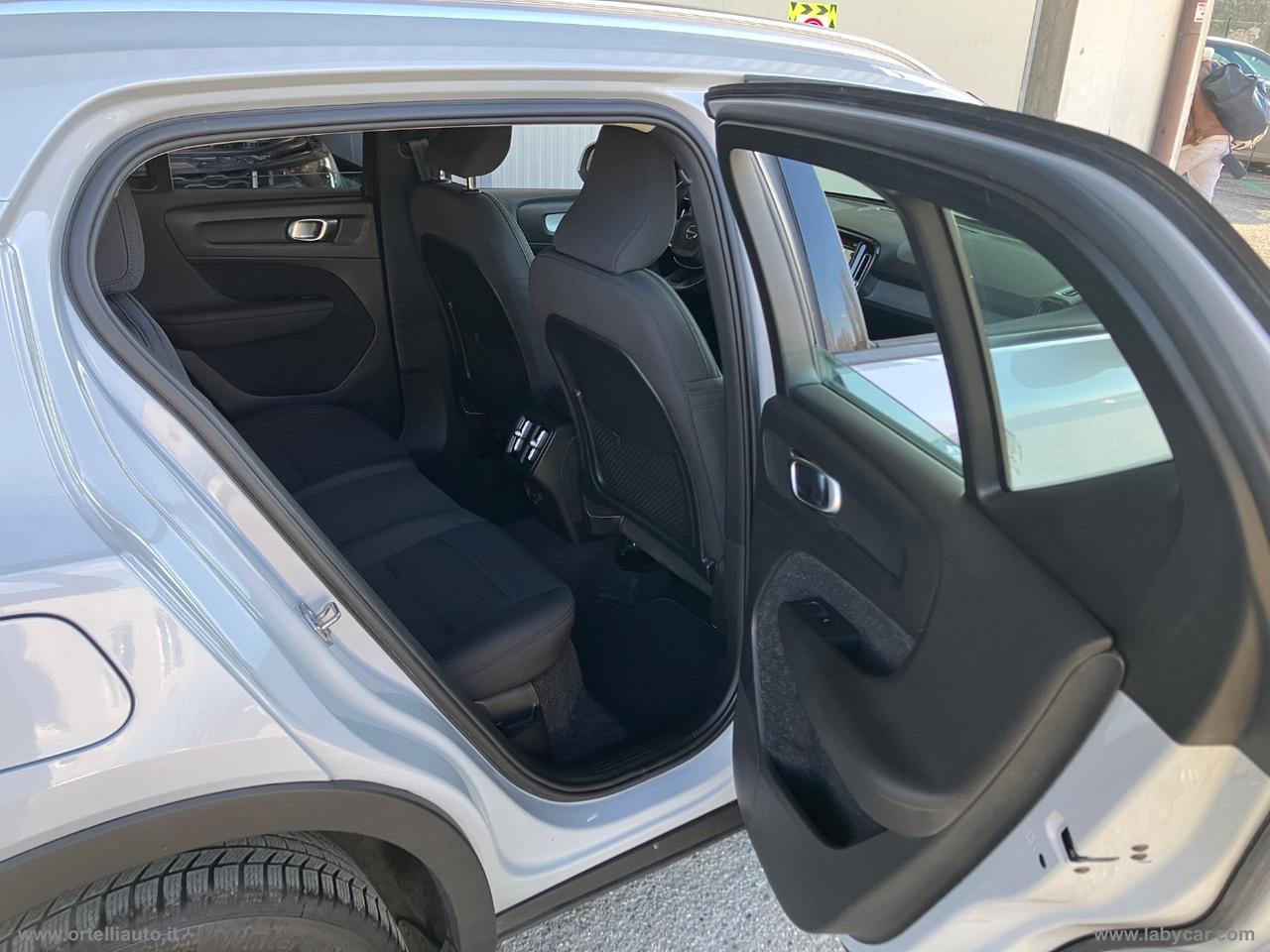 VOLVO XC40 D3 AWD Geartronic Momentum Pro IVA DEDUCIBILE