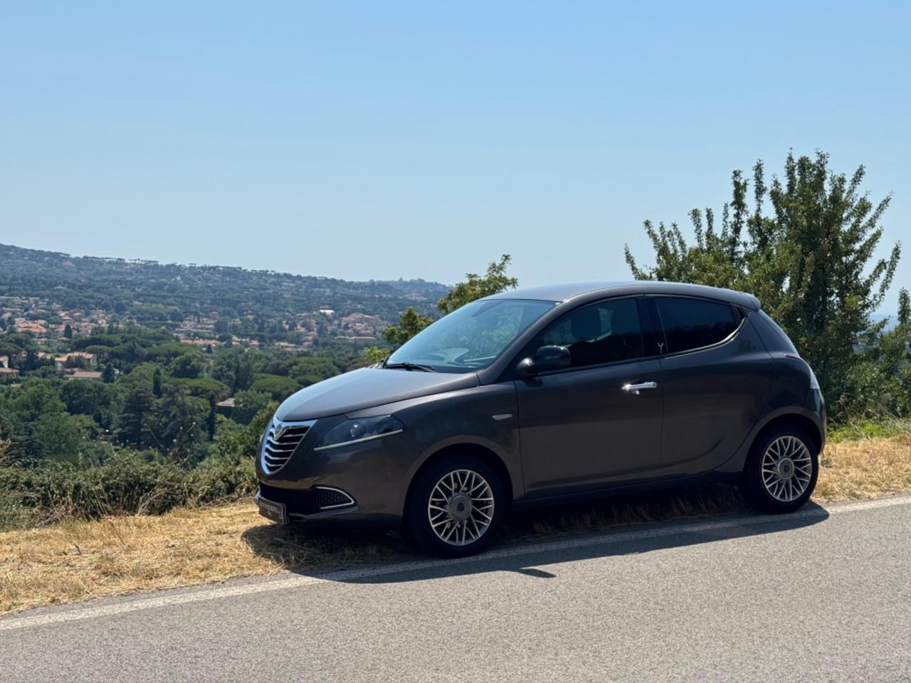 Lancia Ypsilon 0.9 TwinAir 85 CV 5 porte S&S DFN Platinum