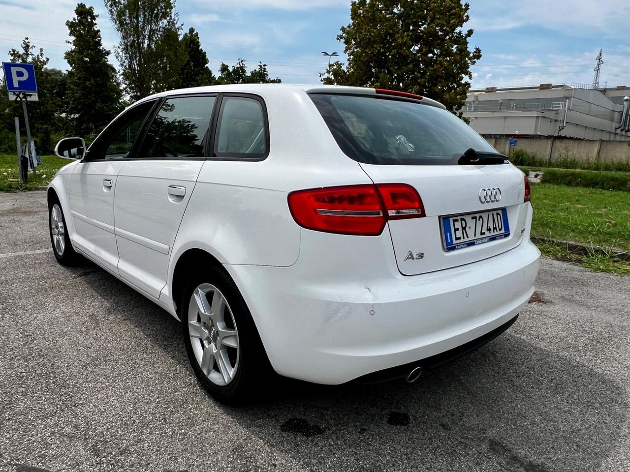 Audi A3 SPB 1.6 TDI 105 CV CR Ambition