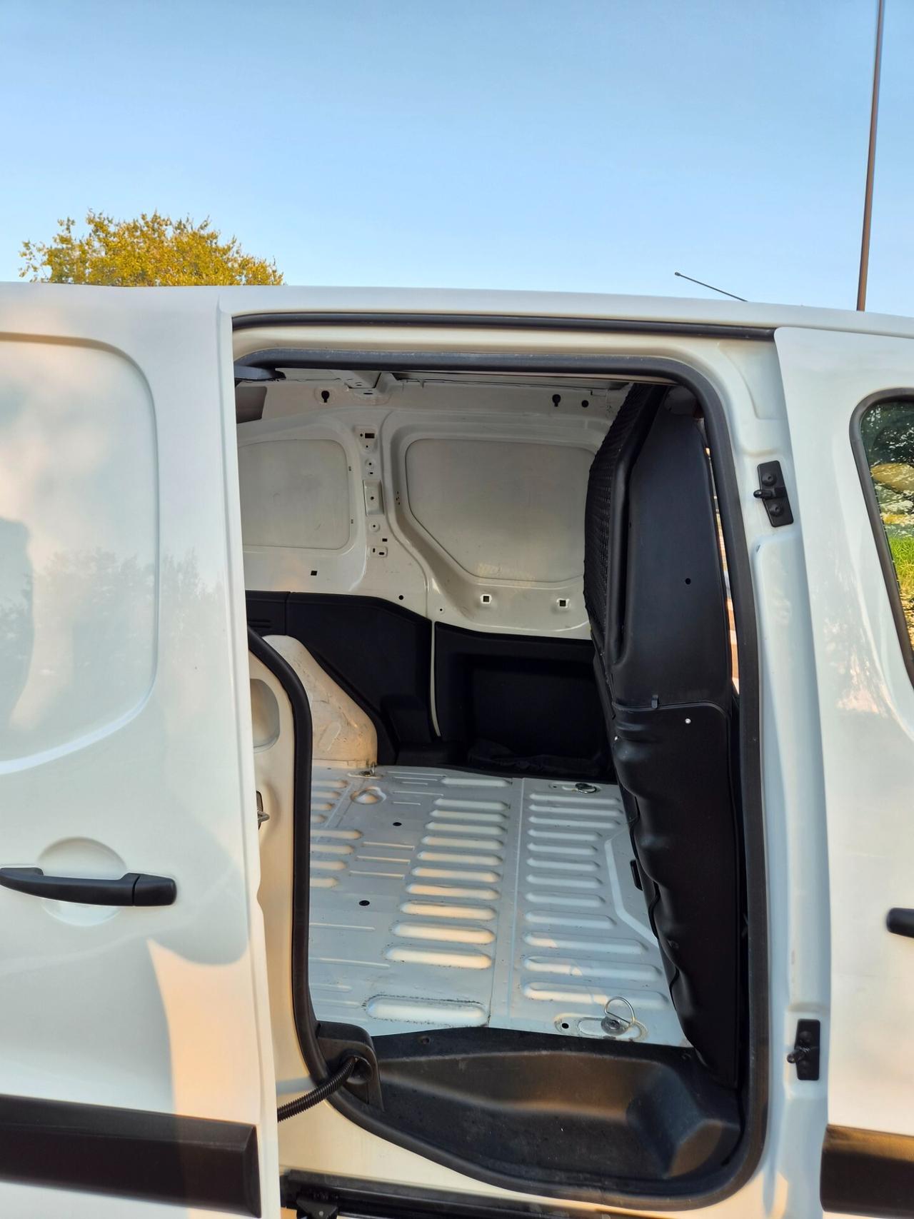 Citroen Berlingo BlueHDi 100 Van 3 posti Club L1