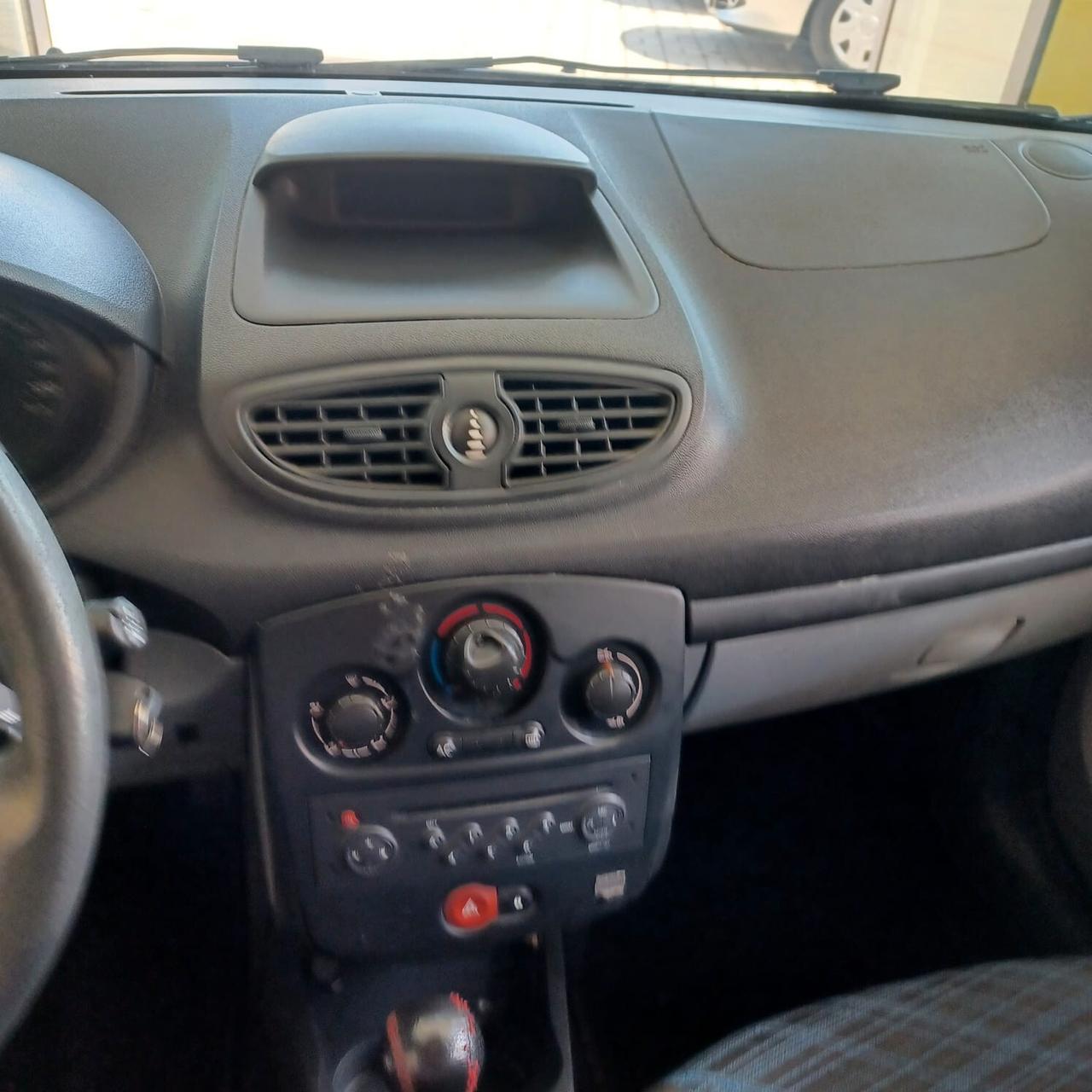 CLIO 1.1 BENZINA PER NEOPATENTATI GARANZIA INCLUSA