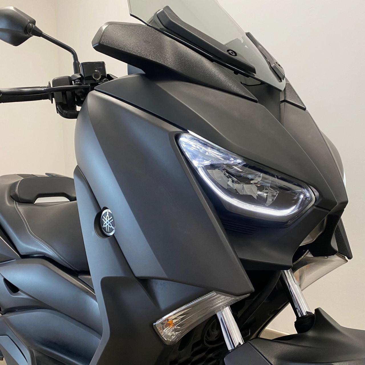 YAMAHA X-MAX 300 TECH MAX