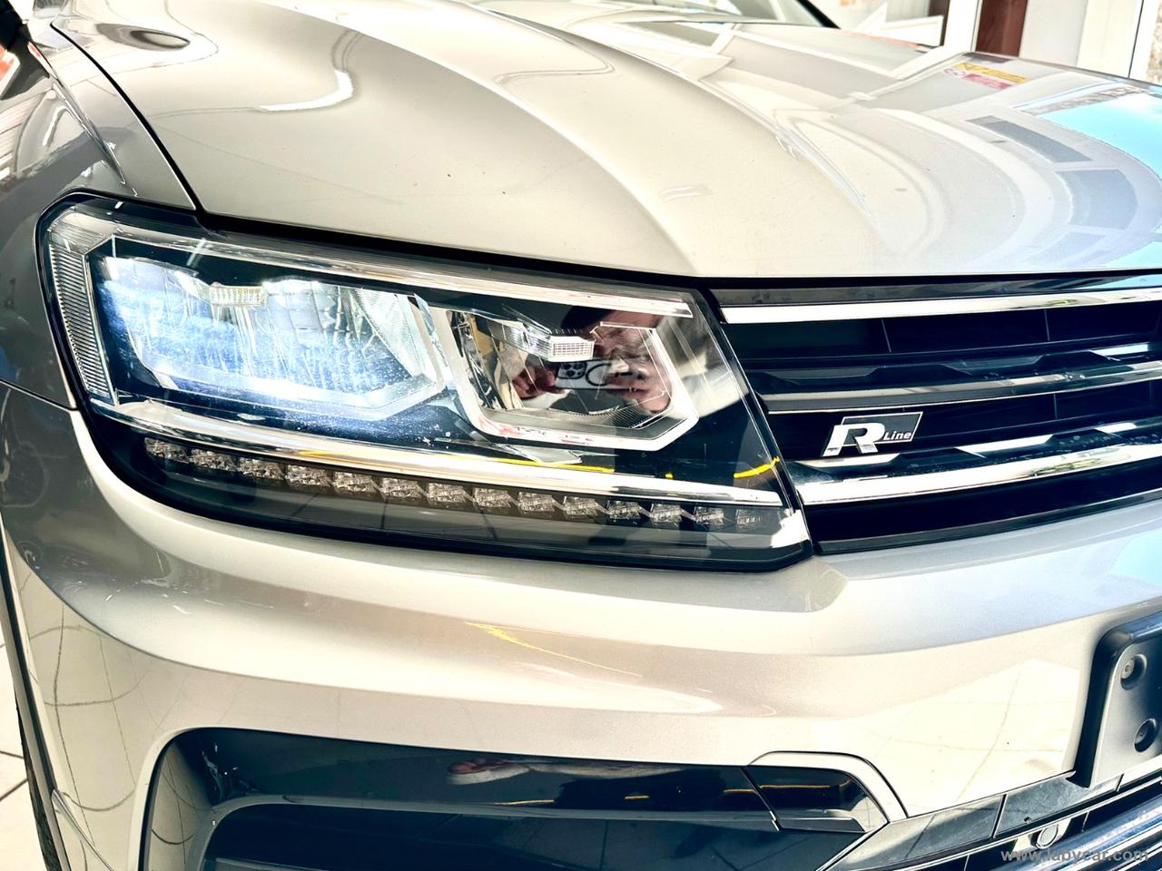 VOLKSWAGEN Tiguan 1.4 TSI Sport R-LINE BMT