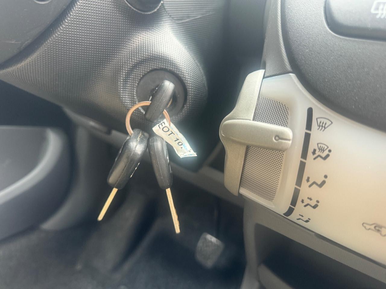 Peugeot 107 1.0 68CV 5p. automatica 2007