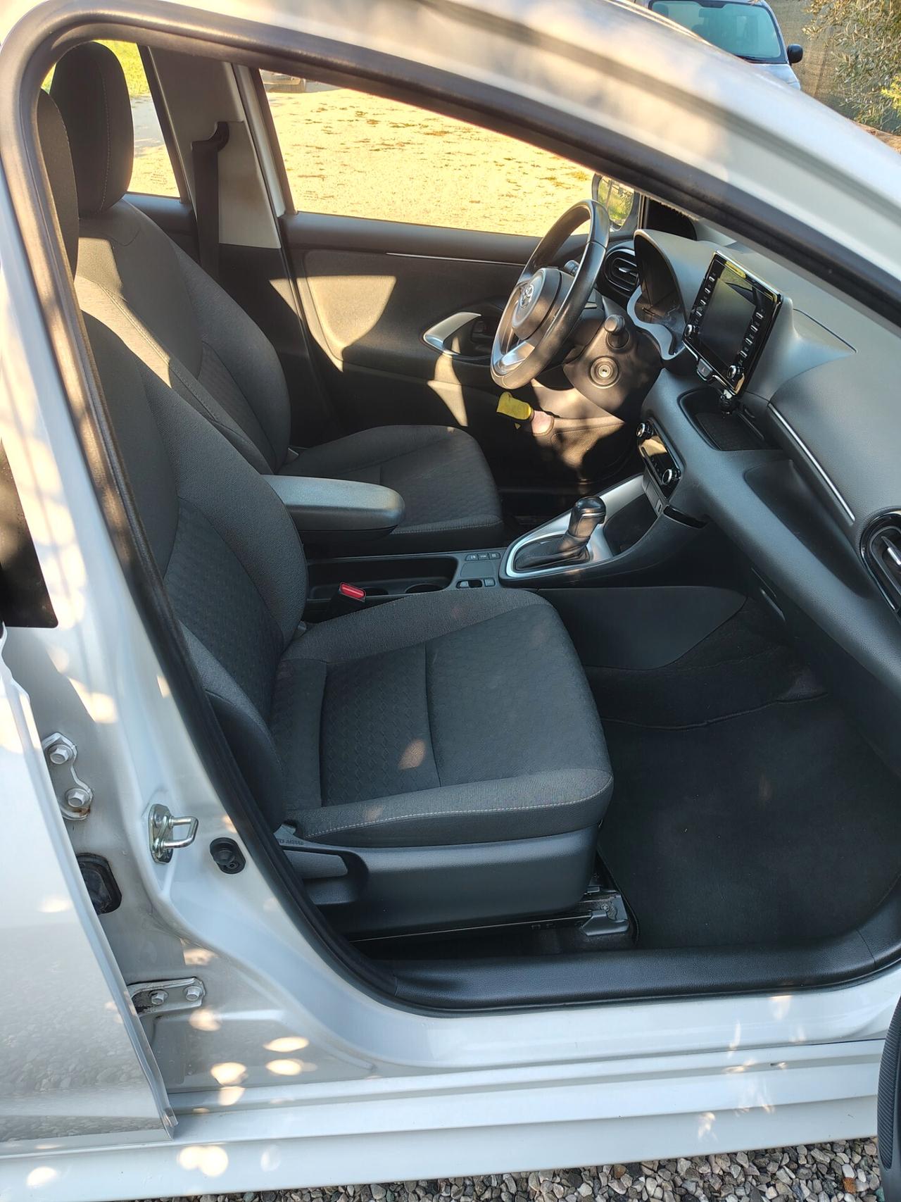Toyota Yaris 1.5 Hybrid 5 porte Business