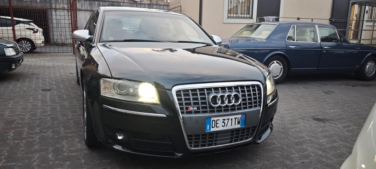 Audi A8 S8 5.2 V10 quattro tiptronic