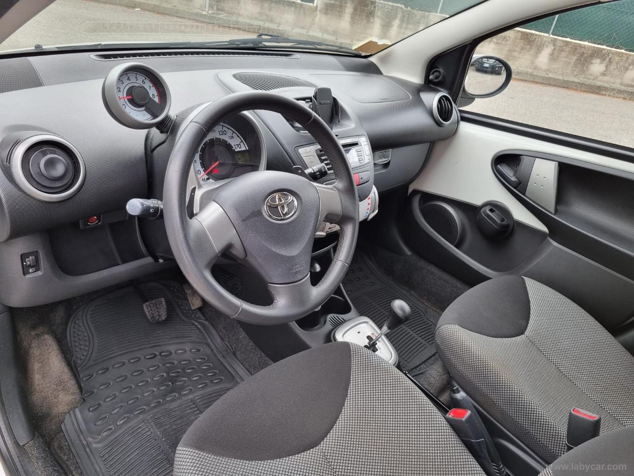 TOYOTA Aygo 1.0 12V VVT-i 5p. Lounge MMT