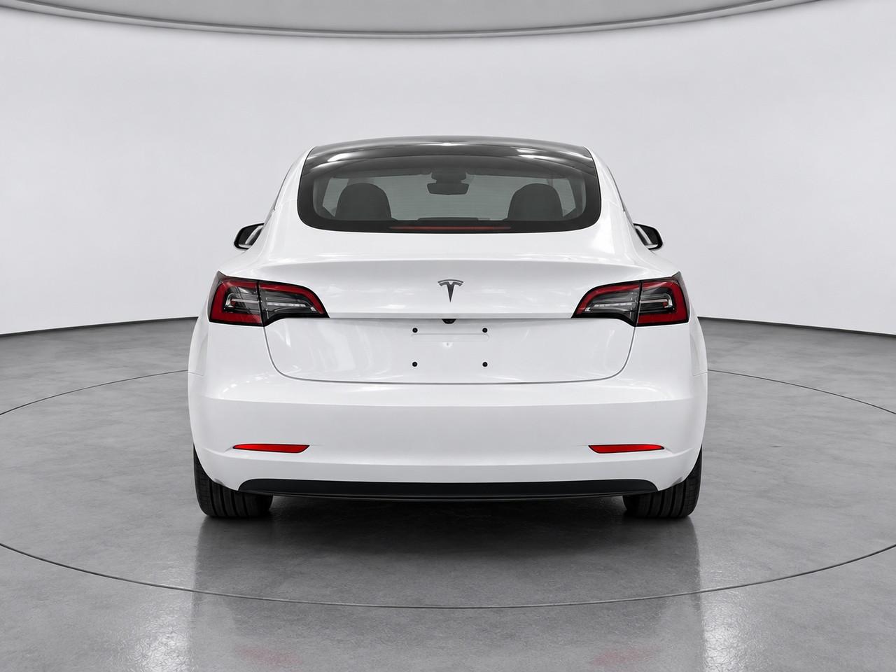 TESLA Model 3 - Model 3 Long Range rwd