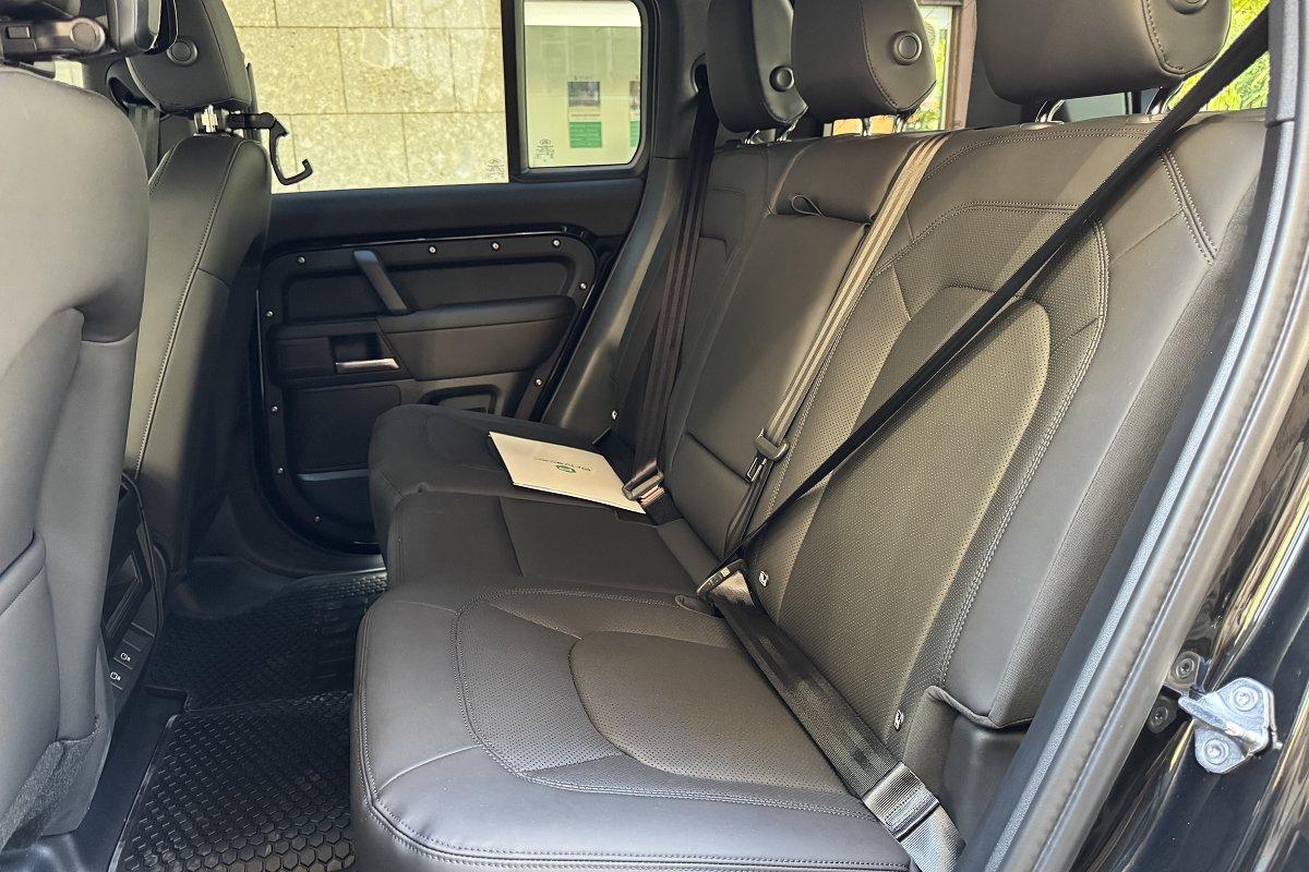 LAND ROVER Defender 110 3.0D I6 200 CV AWD Auto S