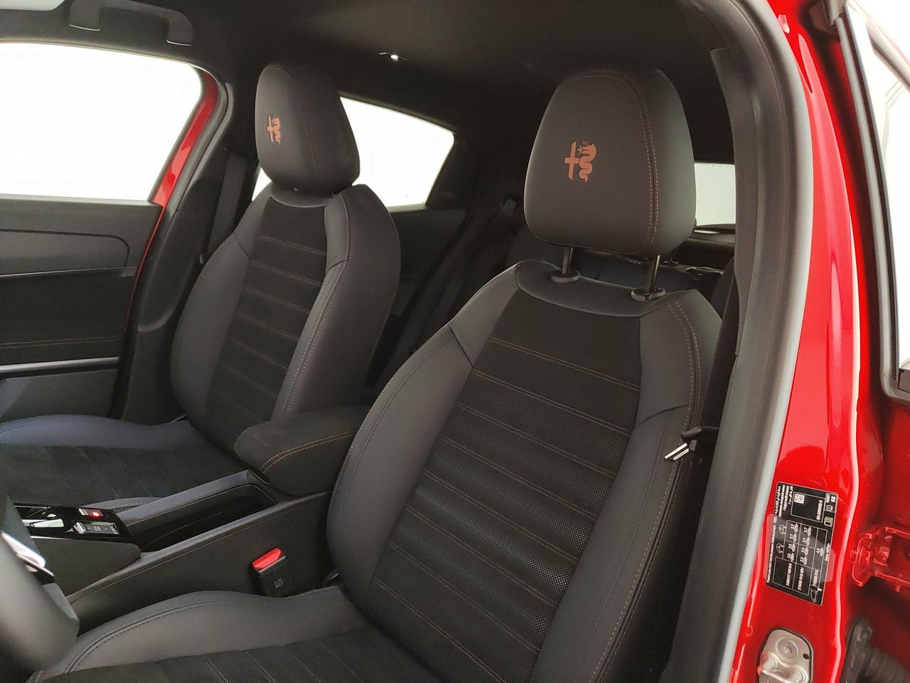 Alfa Romeo Junior 1.2 145 CV Hybrid eDCT6 Q4 Intensa