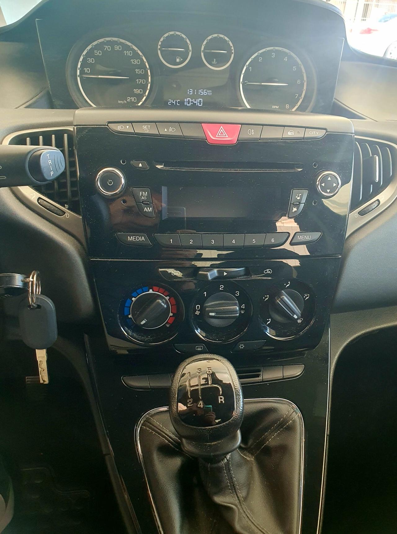 Lancia Ypsilon 1.2 BENZ. - 2014 - KM. 131.000 - NEOPATENTATI
