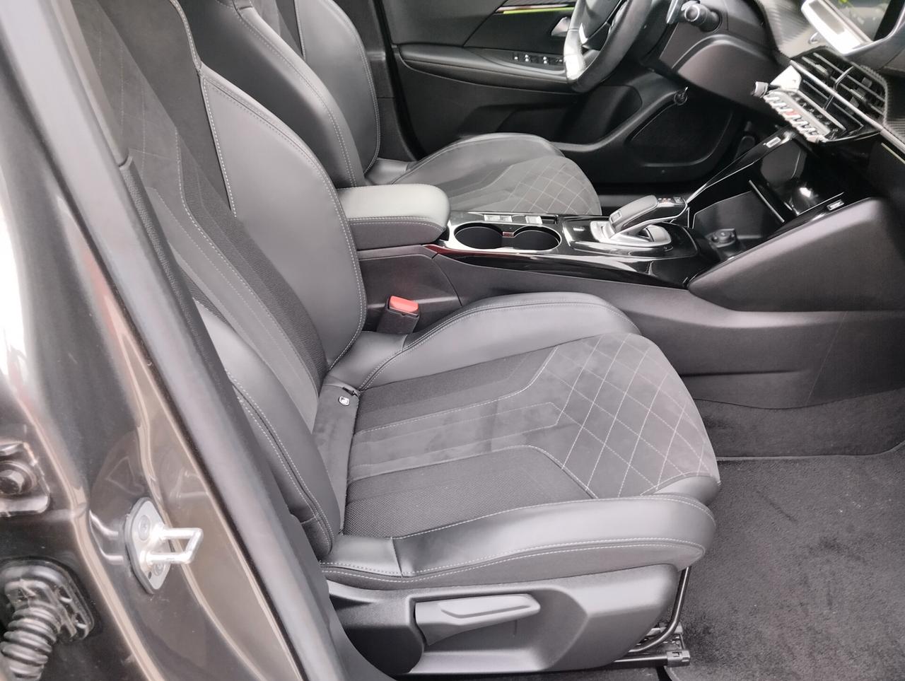 Peugeot 2008 PureTech 130 S&S EAT8 GT Pack