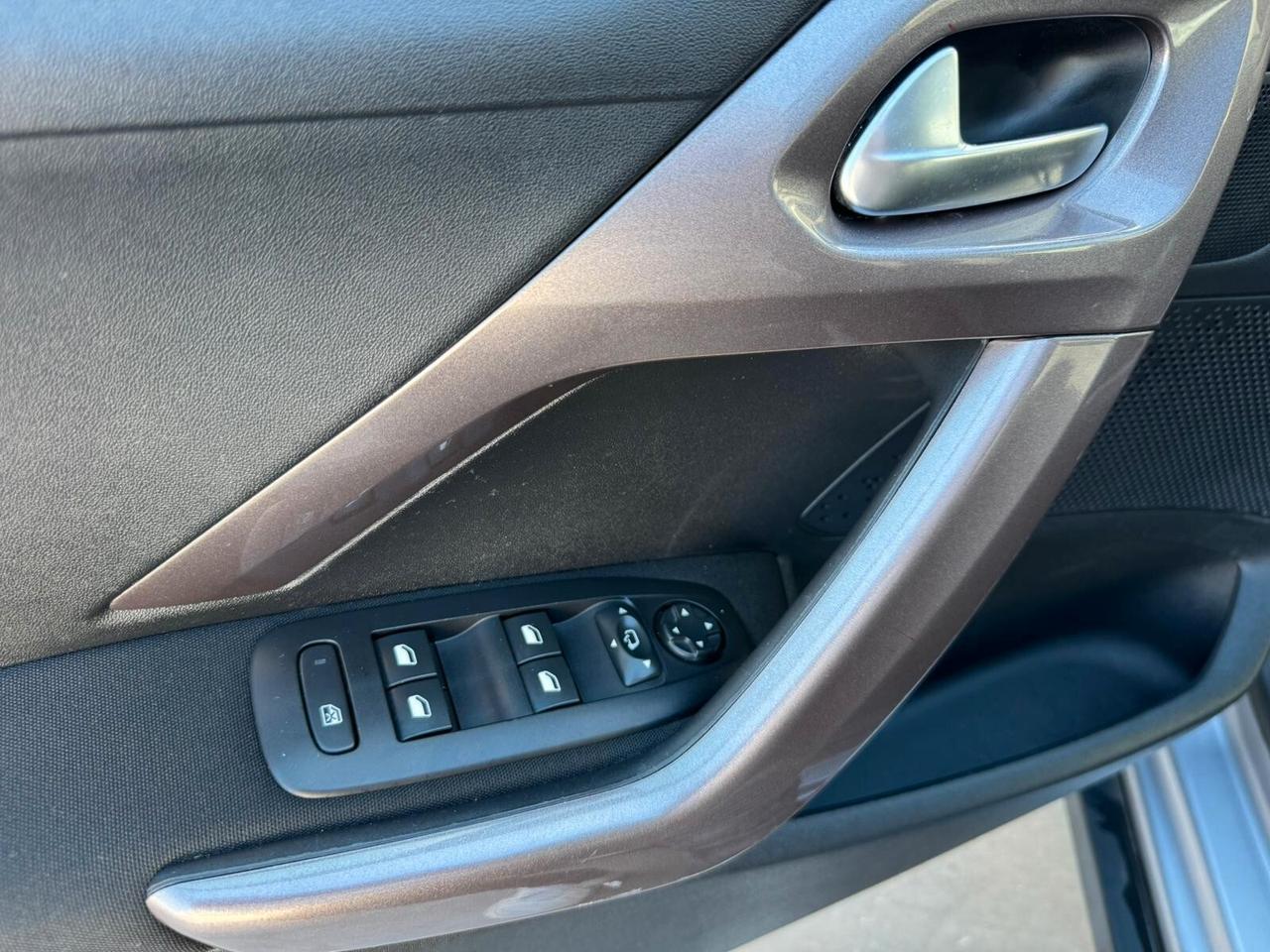 PEUGEOT 2008 1.5 BlueHDi 100CV 2019!!!