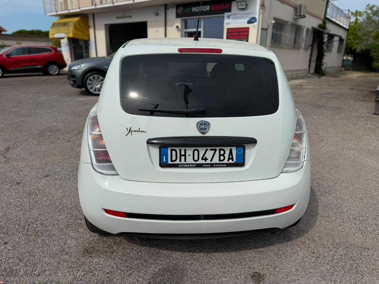 LANCIA Ypsilon 1.4 16V Platino AUTOMATICA