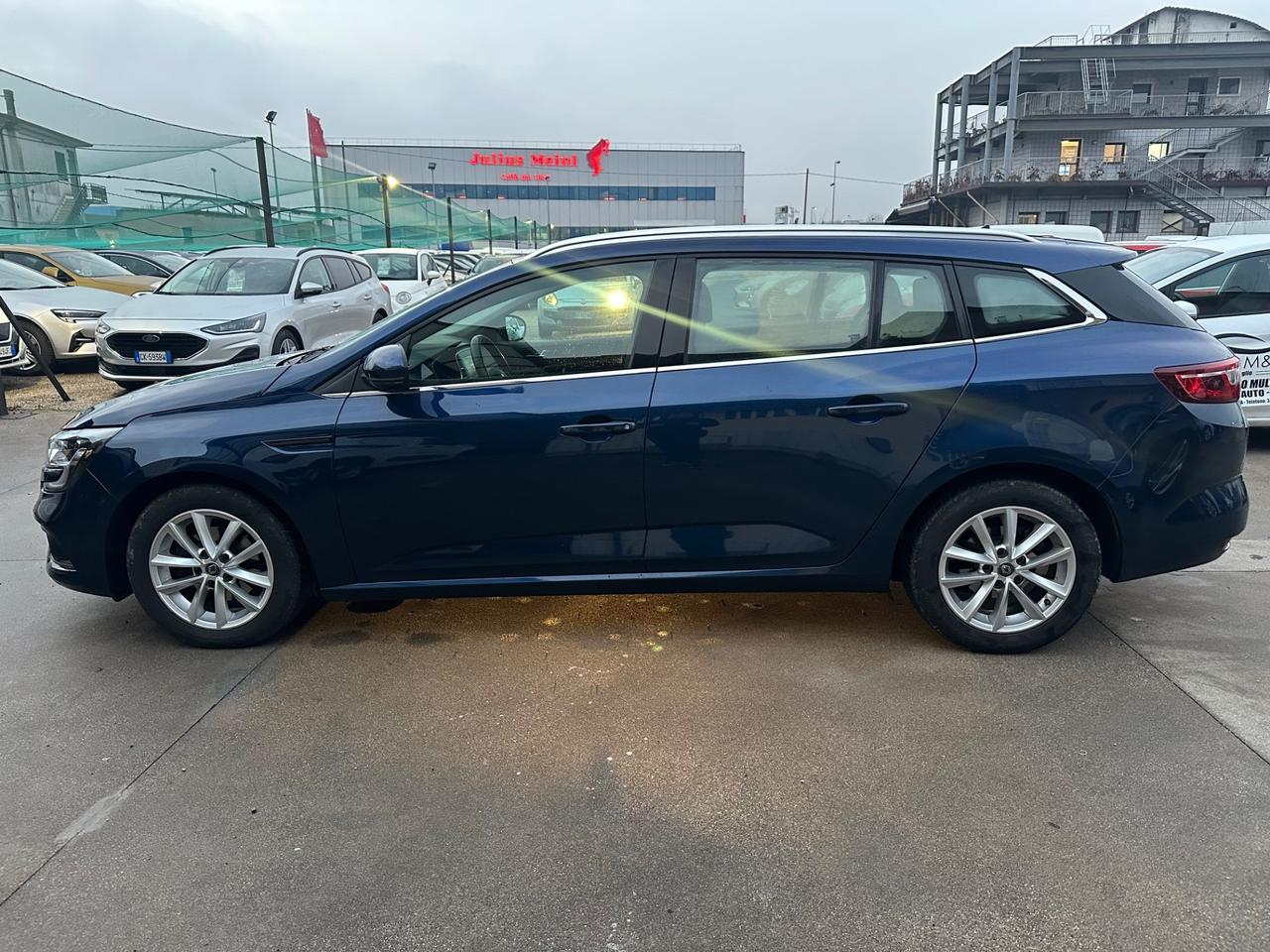 Renault Megane Mégane Sporter Blue dCi 115 CV EDC Business N1-autocarro