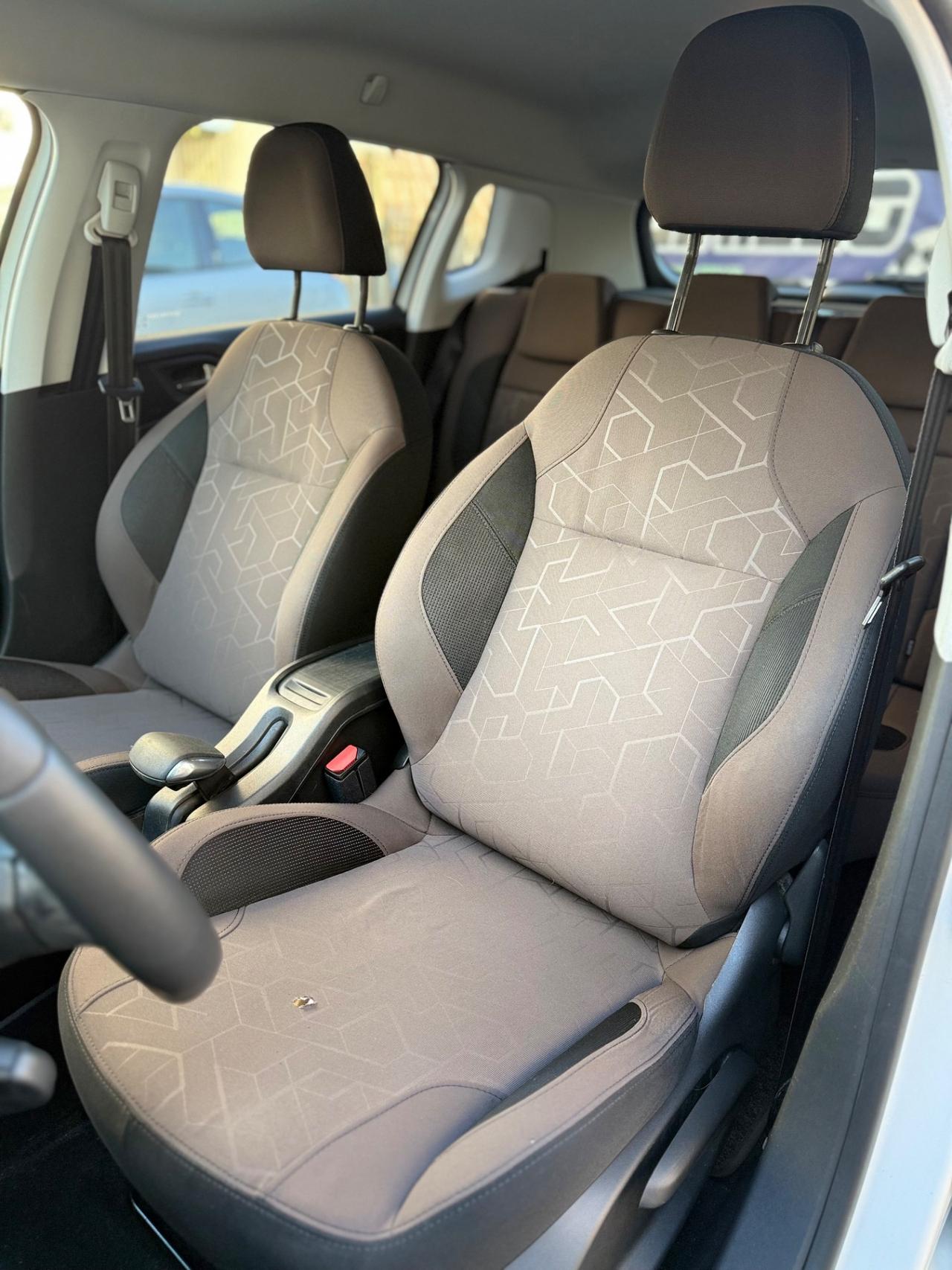 Peugeot 2008 1.6 Diesel Urban Cross 92 Cv